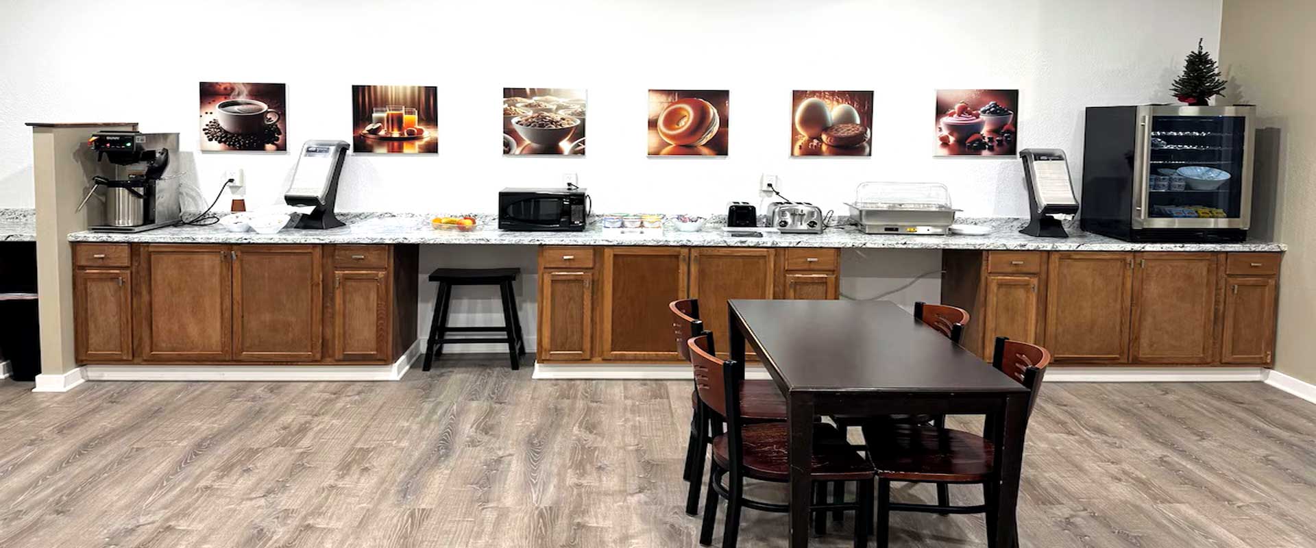 Landmark Inn and Suites | Quincy Cheap Budget Reasonable Rates