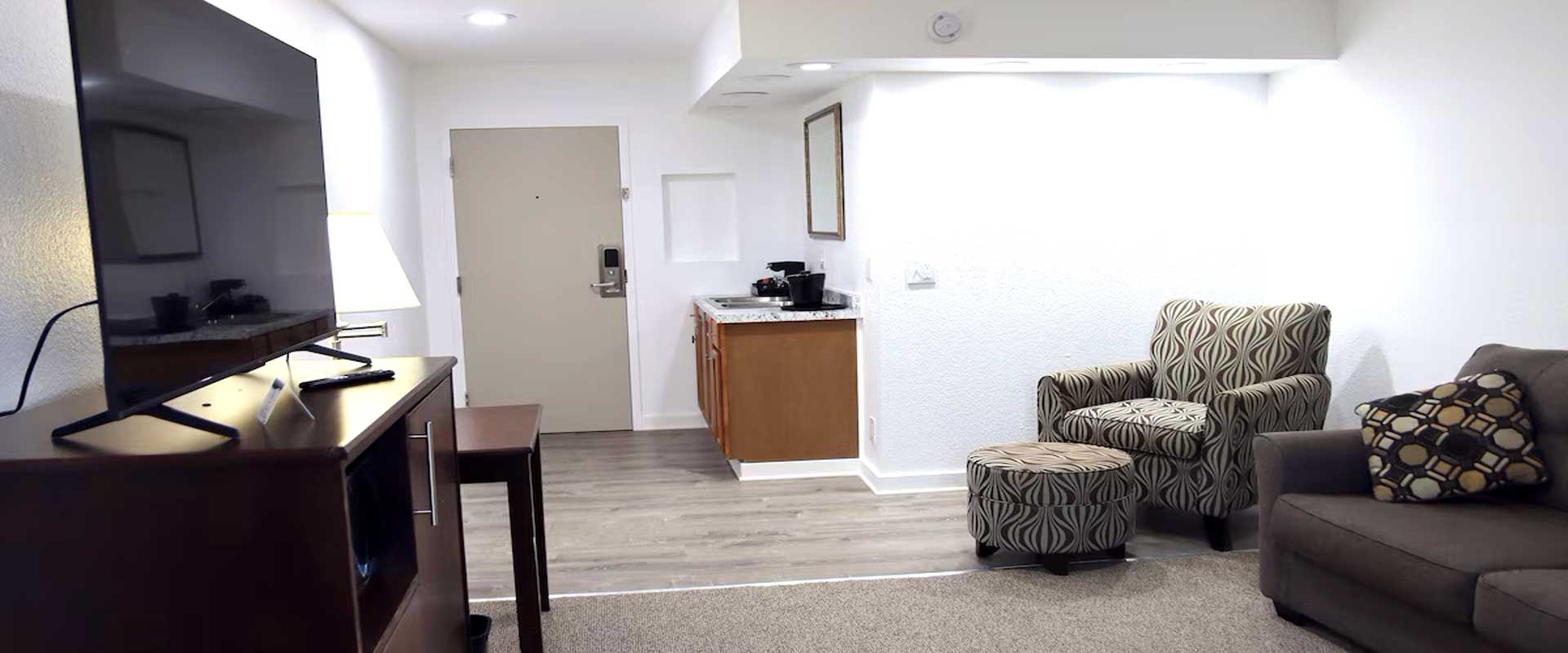 Landmark Inn and Suites | Quincy 3 Star rating for 2 Star Prices Hotels Motels Lodging